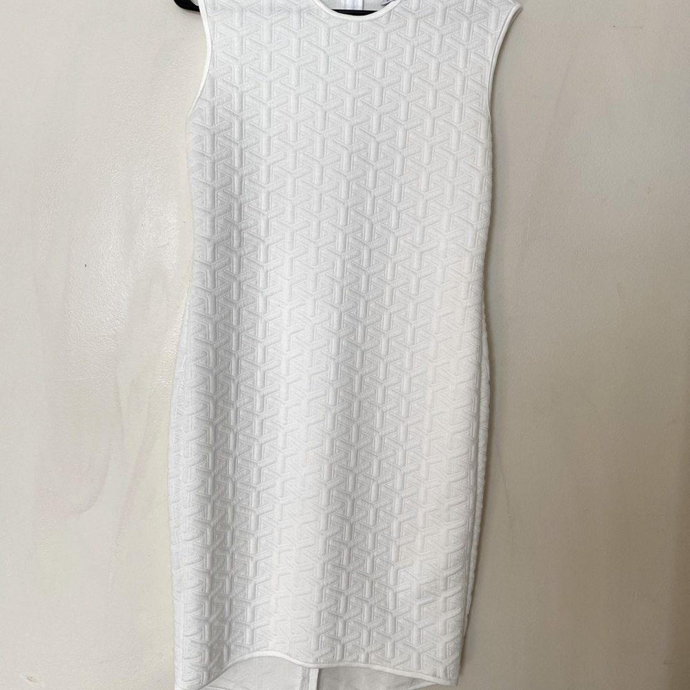White sleeveless dress